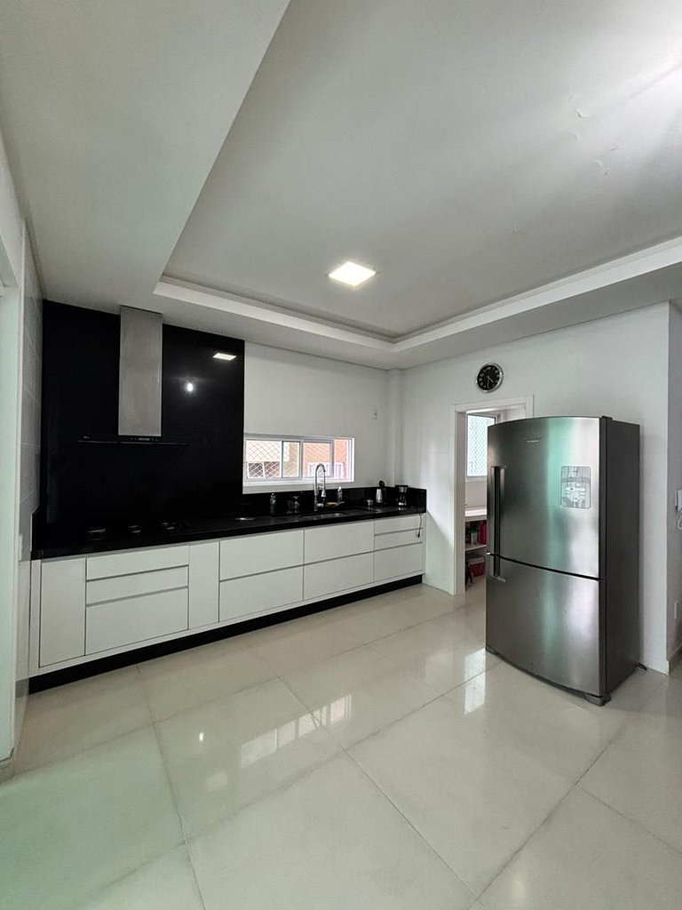 4 suites, área gourmet, meia praia - SOL1001