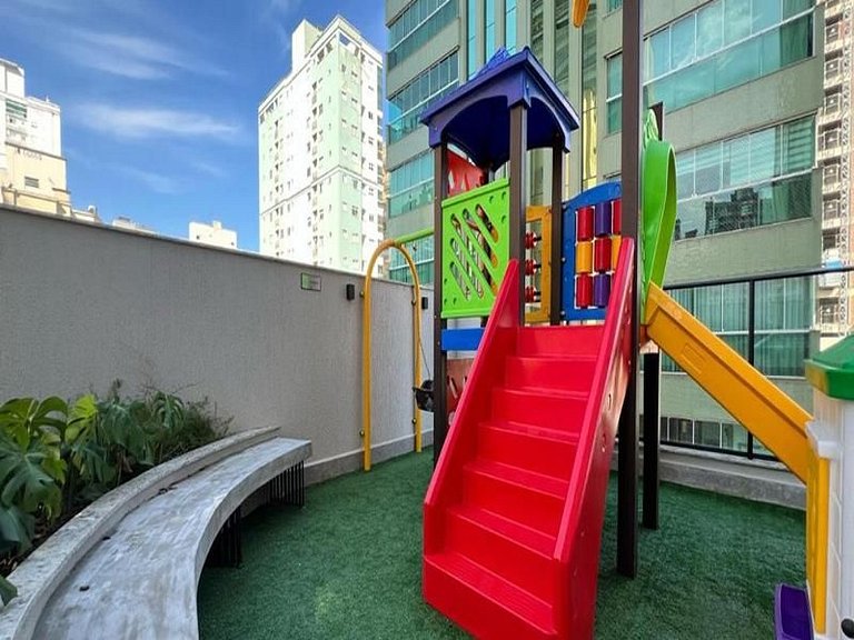 Apto. luxo, 3dorm, meia praia 300m mar - ZUR1204