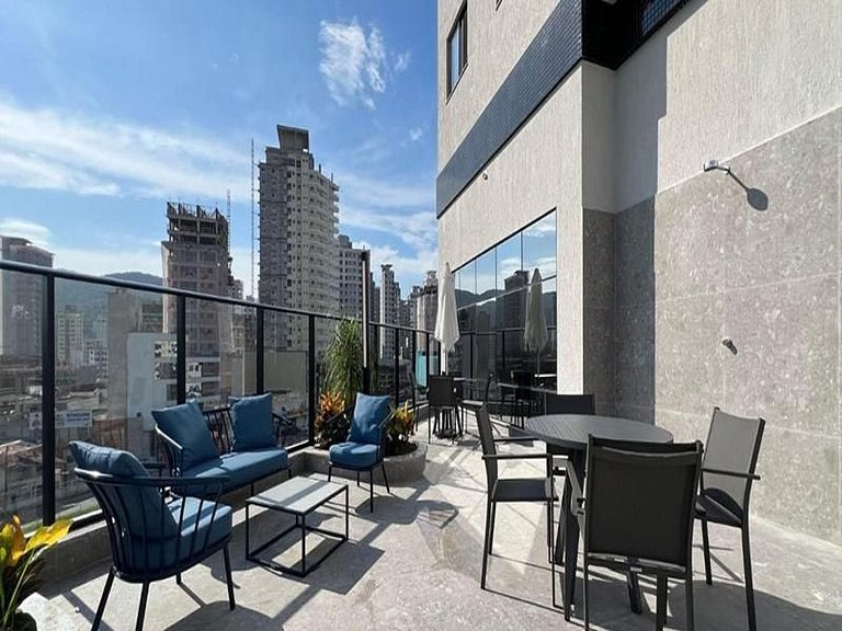 Apto. luxo, 3dorm, meia praia 300m mar - ZUR1204