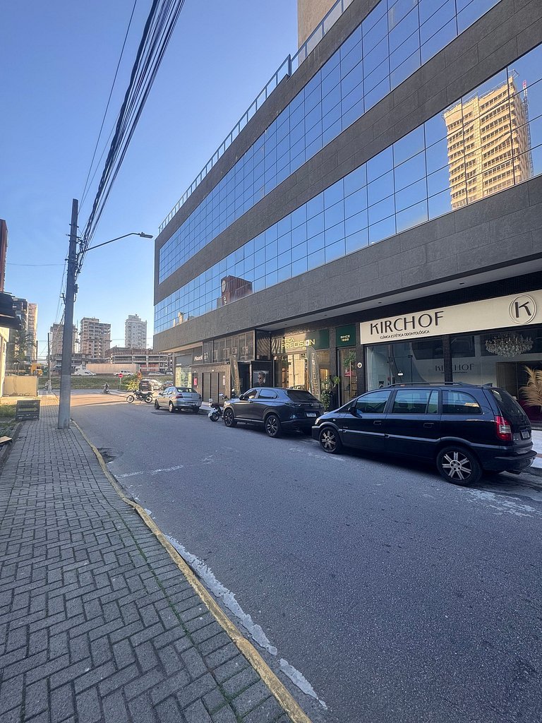 Apto. luxo, 3dorm, meia praia 300m mar - ZUR1204