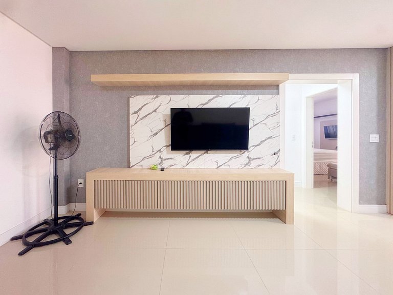 Apto. luxo, 3dorm, meia praia 300m mar - ZUR1204