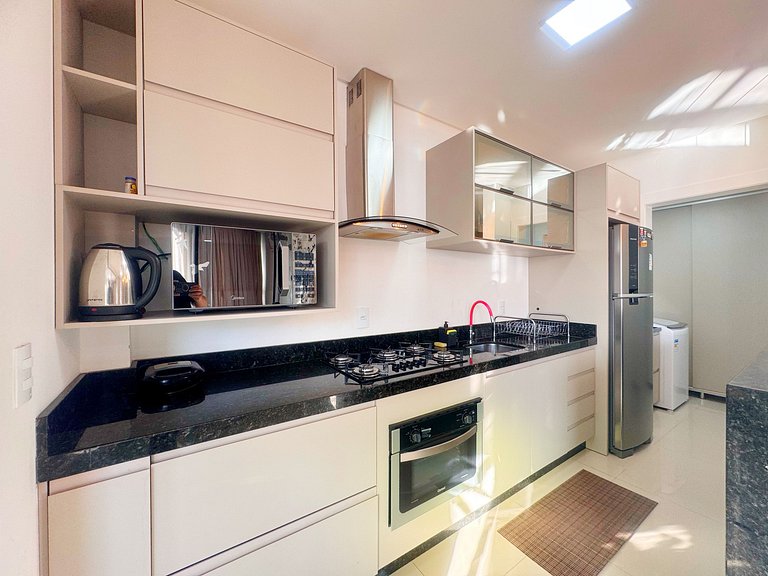 Apto. luxo, 3dorm, meia praia 300m mar - ZUR1204