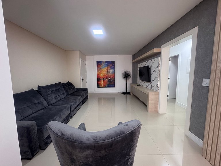 Apto. luxo, 3dorm, meia praia 300m mar - ZUR1204