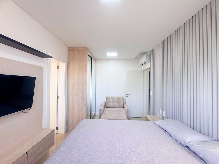 Apto. luxo, 3dorm, meia praia 300m mar - ZUR1204