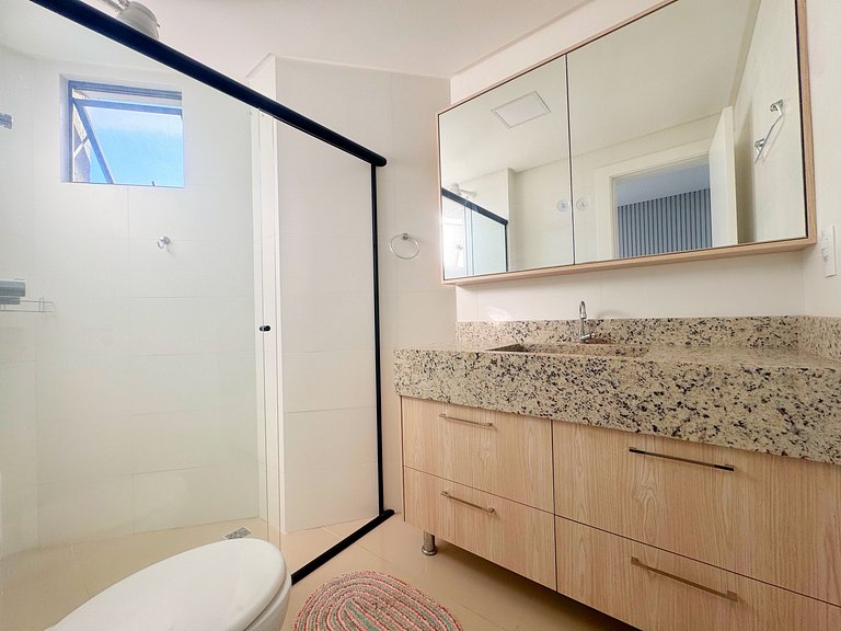 Apto. luxo, 3dorm, meia praia 300m mar - ZUR1204