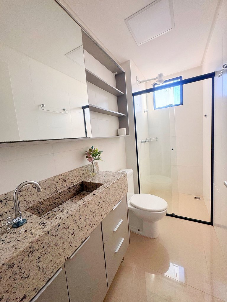 Apto. luxo, 3dorm, meia praia 300m mar - ZUR1204