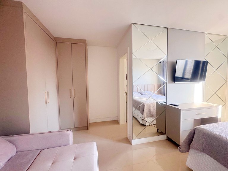 Apto. luxo, 3dorm, meia praia 300m mar - ZUR1204