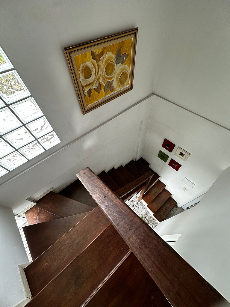 Casa em condomínio, piscina, churrasqueira -LEO605